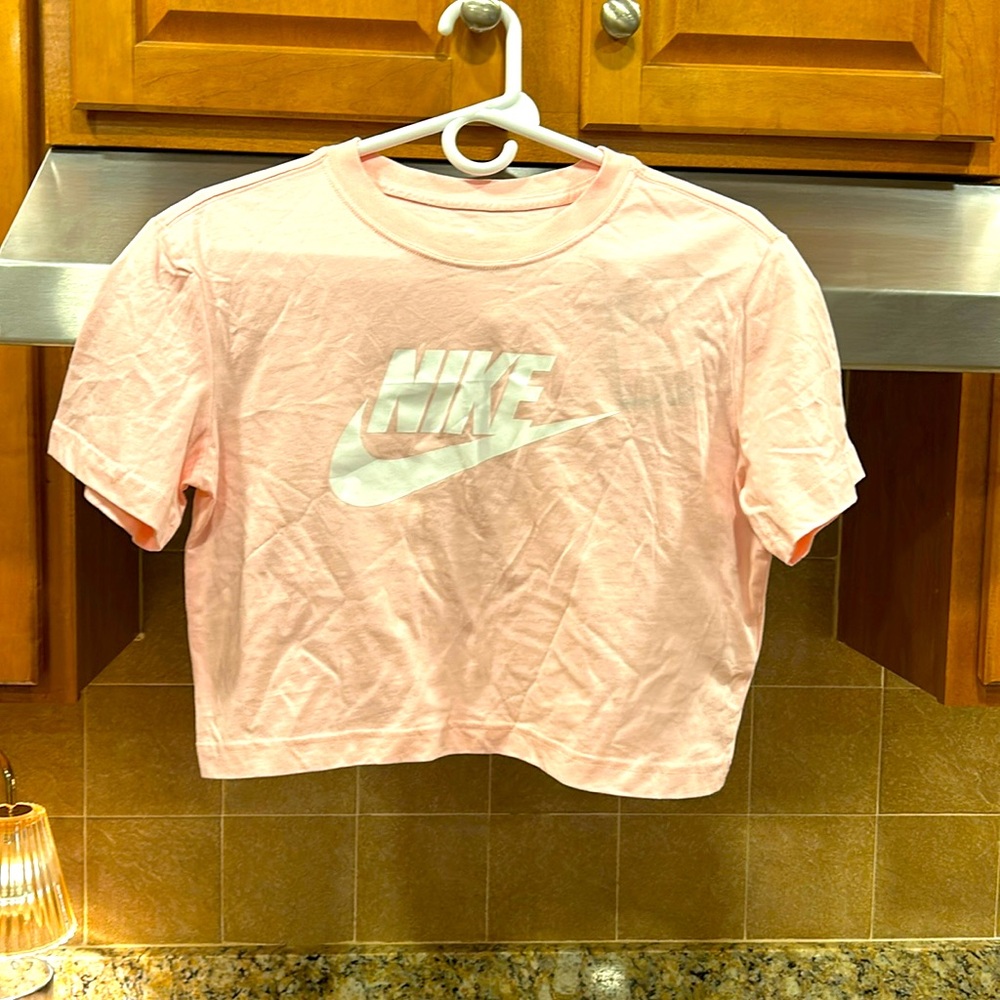 Women’s Nike crop tee